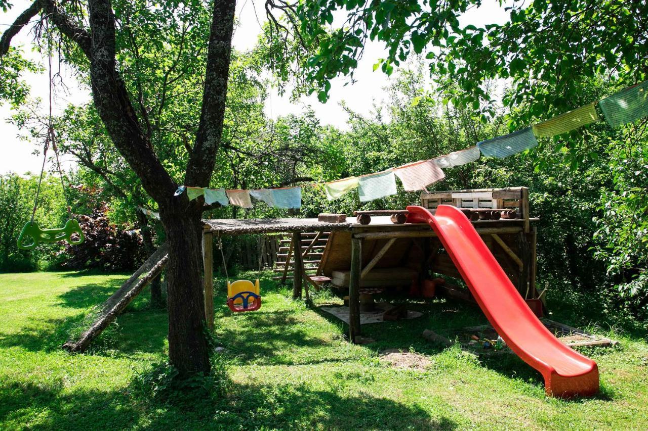 Na Okic - A Private Forest Oasis Sveti Martin pod Okicem Kültér fotó