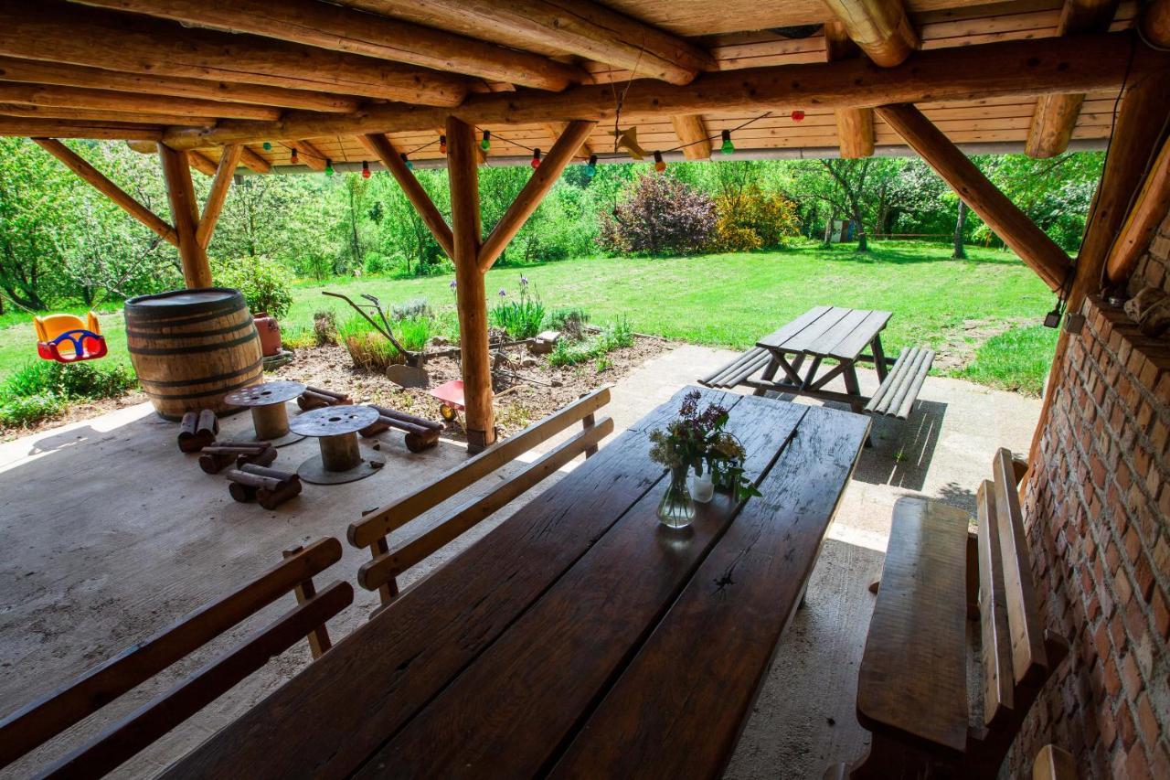 Na Okic - A Private Forest Oasis Sveti Martin pod Okicem Kültér fotó
